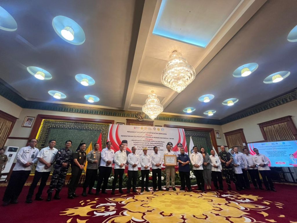 Ketua Pengadilan Tinggi Kepulauan Riau Hadiri Penandatanganan Kesepakatan Bersama Perlindungan Pekerja Migran Indonesia