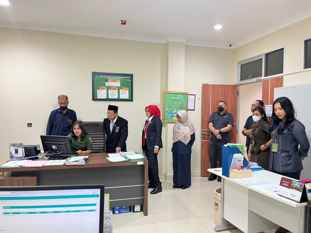 Ketua Pengadilan Tinggi Kepulauan Riau Lakukan Peninjauan Monitoring Administrasi Perkara dan Pelaksanaan KUHAP Baru di Pengadilan Negeri Batam
